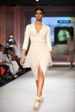 Model walks for Rahul Mishra in Kolkata for Blenders show on 8th Nov 2015